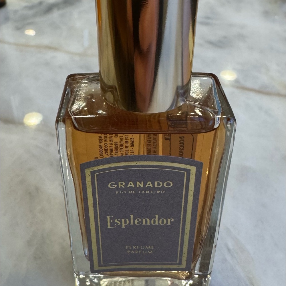 Grana Esplendor Perfume — Amber Liquid with Gold Cap